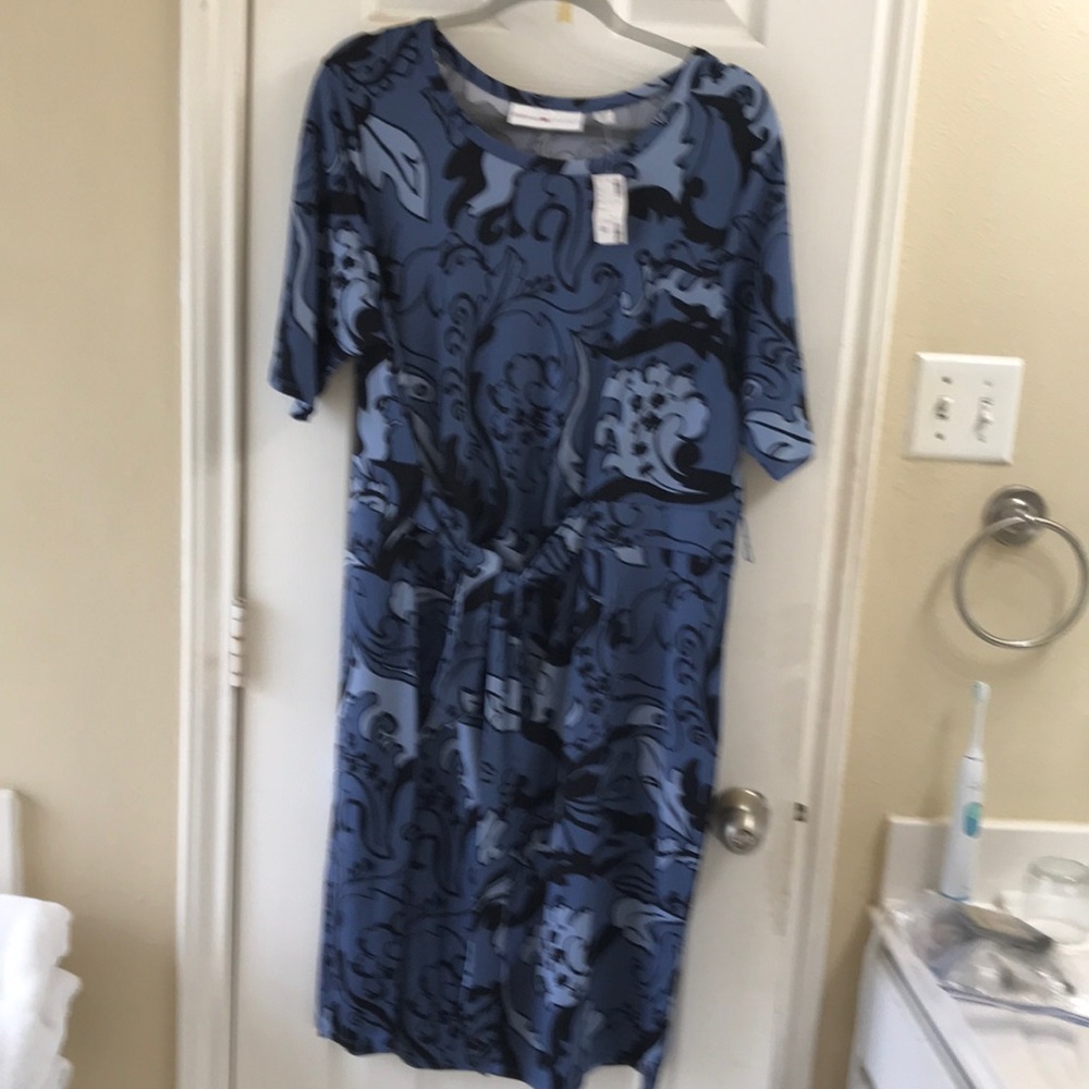 Avenue Studio dress with belt. NWT